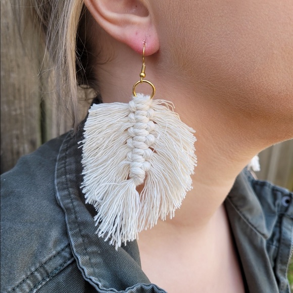 Handcrafted White Macrame Feather Dangle/Drop Earrings - Picture 6 of 6